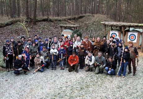 Spitzenbeteiligung: Rund 50 Schützen aller Altersklassen nahmen am Silvesterturnier 2008 teil.