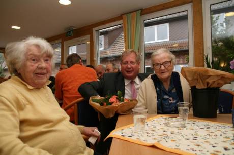 Seniorenheim-Bewohnerinnen Angela Wendler und Erna Dunckel