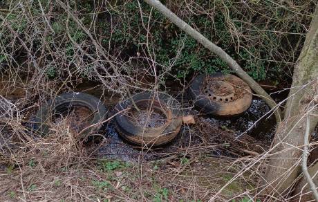 illegale Reifenentsorgung