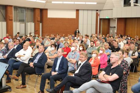 Mehr als 200 Teilnehmer/innen in der Burg Seevetal